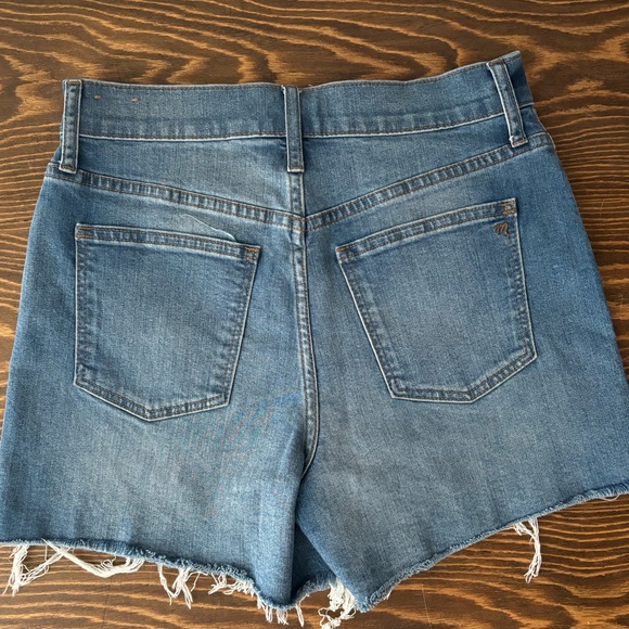 Madewell 4 inch Short - Picture 2 of 6